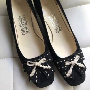 Authentic Salvatore Ferragamo ballet flats.